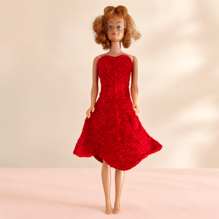 Robe rouge évasée pour poupée Barbie™